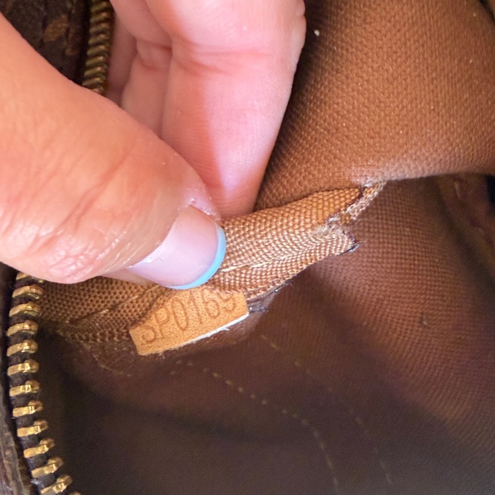 Louis Vuitton Speedy V30. Date Code: SP0169,  dust not included.  EUC! - Picture 5 of 11